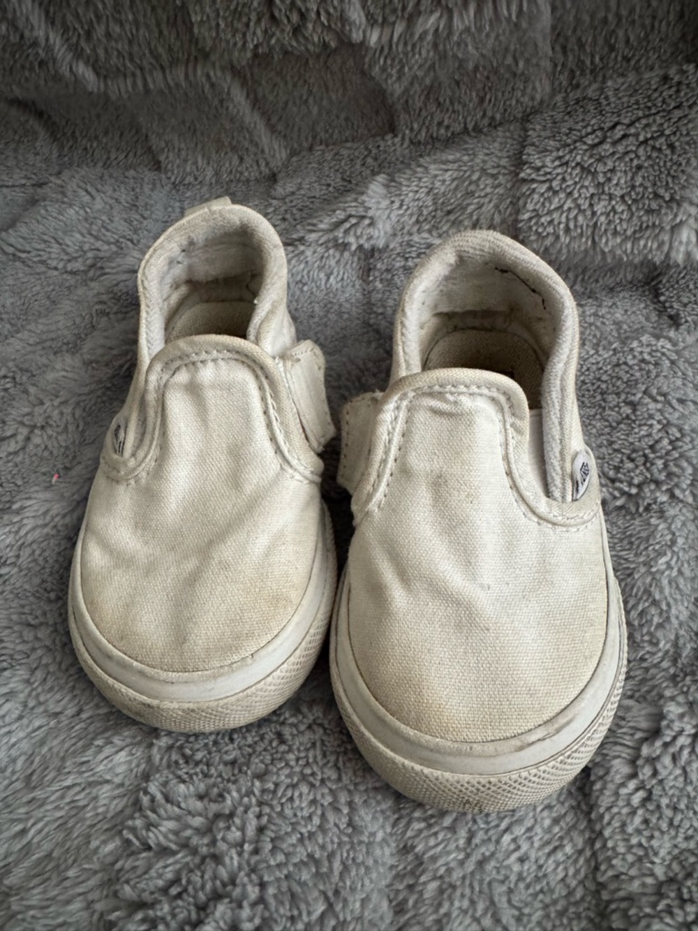 Vans Kids Slip-On Canvas Shoes in Off-White - Picture 3 of 5
